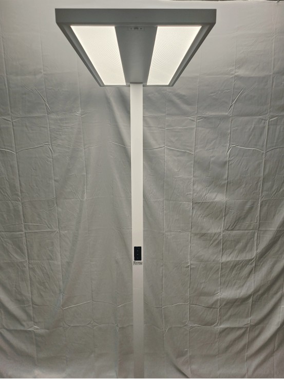 雷士护眼灯好还是孩视宝好？书客、雷士、孩视宝护眼大路灯横评