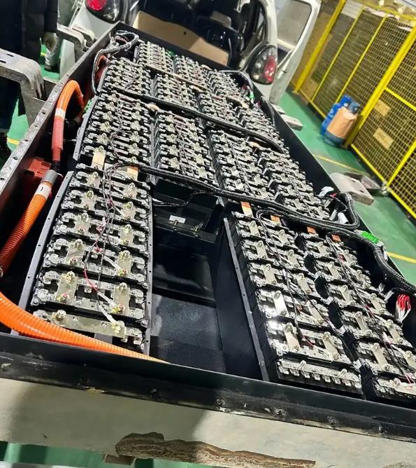 科技改变生活汽车维修技术探秘驾驶辅助系统西安工作室品茶校准与传统燃油车发动机维修