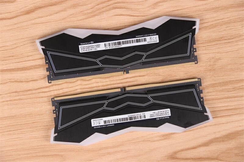 不靠颜值靠实力，默频6400稳超7800，十铨炫光DDR5内存装机体验