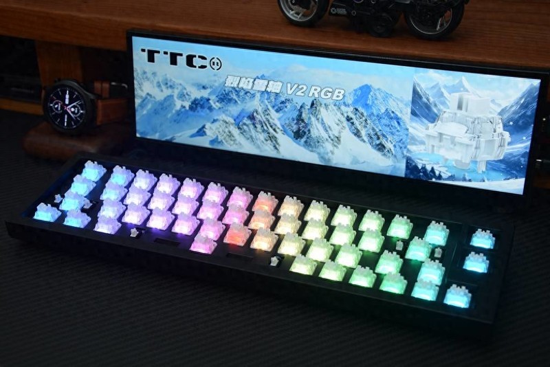 TTC烈焰雪轴V2：游戏工作一键掌握，触觉、听觉、视觉大提升