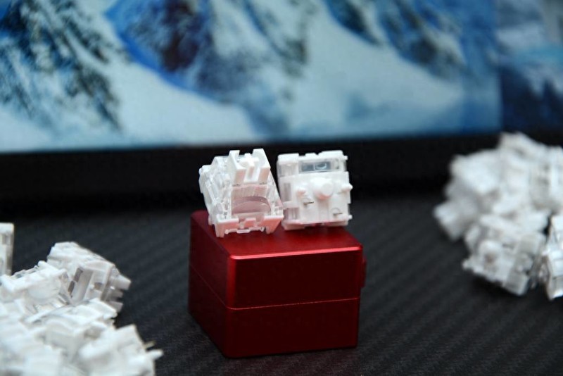 TTC烈焰雪轴V2：游戏工作一键掌握，触觉、听觉、视觉大提升