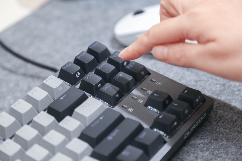 杜伽K320 V2星光版：樱桃MX2A红轴，限定白光，手感一绝