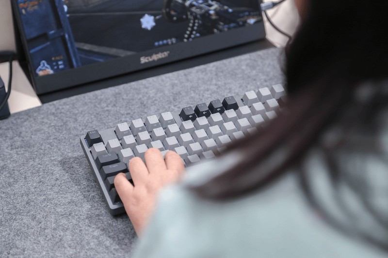 杜伽K320 V2星光版：樱桃MX2A红轴，限定白光，手感一绝