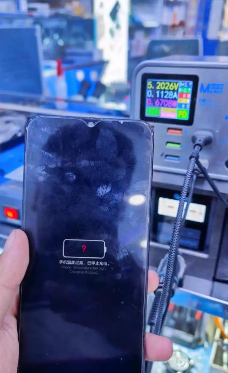 当你手机充电变成暖手宝从硬件老化到使用习惯解析现代西安工作室品茶智能外卖手机防护