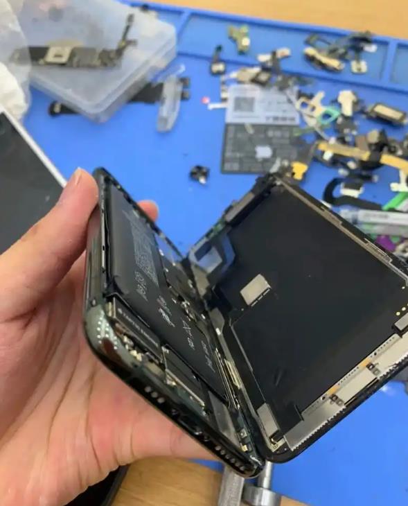 当你手机充电变成暖手宝从硬件老化到使用习惯解析现代西安工作室品茶智能外卖手机防护