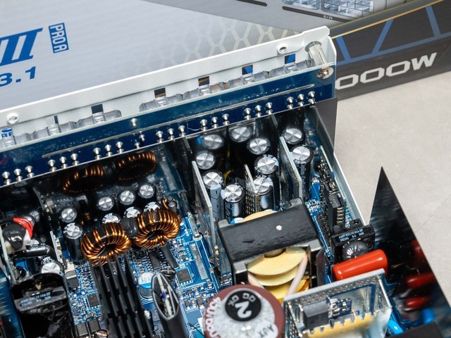 经典九宫格再进化，振华LEADEX III PROA 1000W电源拆机分享