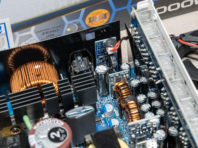 经典九宫格再进化，振华LEADEX III PROA 1000W电源拆机分享