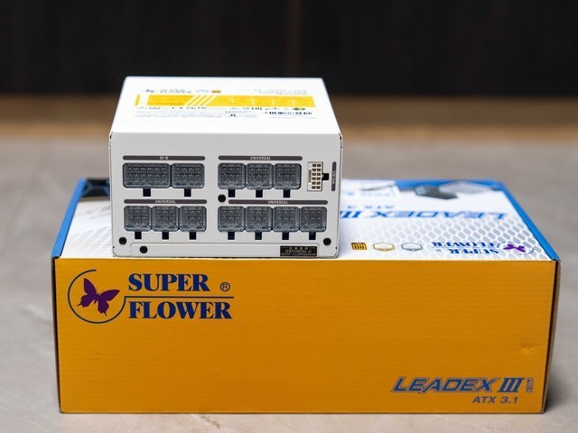 经典九宫格再进化，振华LEADEX III PROA 1000W电源拆机分享