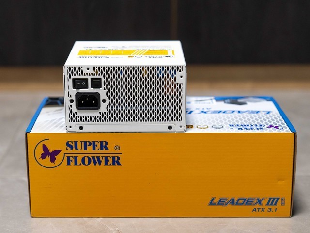 经典九宫格再进化，振华LEADEX III PROA 1000W电源拆机分享