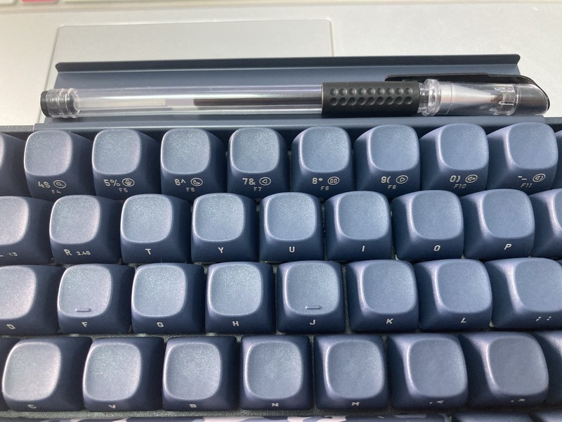 洛斐小翘又精巧，办公娱乐真是妙