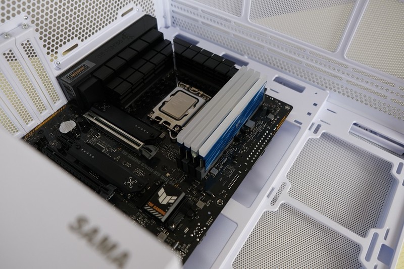 凉爽一夏，给你的海景房降降温，先马 新镜界海景房 MESH版本 上手体验