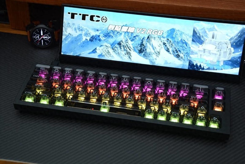 TTC烈焰雪轴V2：游戏工作一键掌握，触觉、听觉、视觉大提升