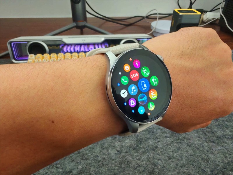 我的第一款宜准智能手表WATCH GT7，好看能通话，还能观影和听歌