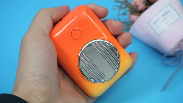 移速充电宝有新突破？色彩喜人、截面小于银行卡，关键还能上飞机