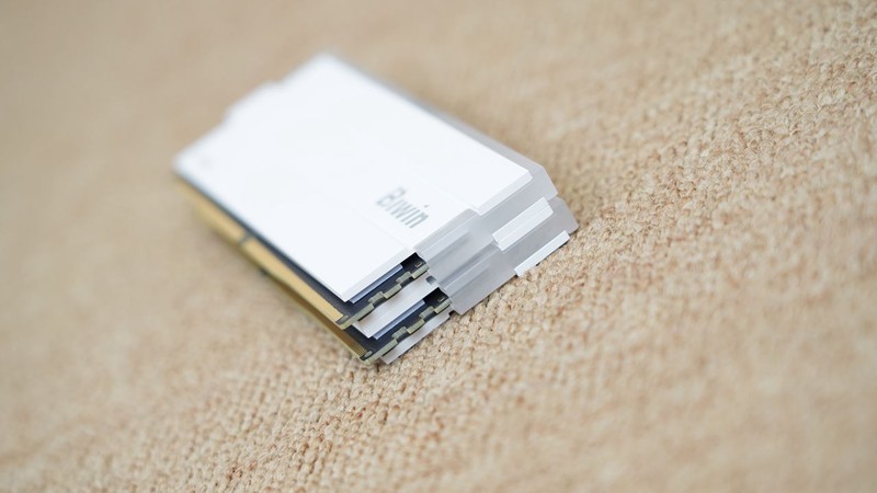 频率or时序？以佰维 DW100为例验证谁才是更适合9800X3D的内存