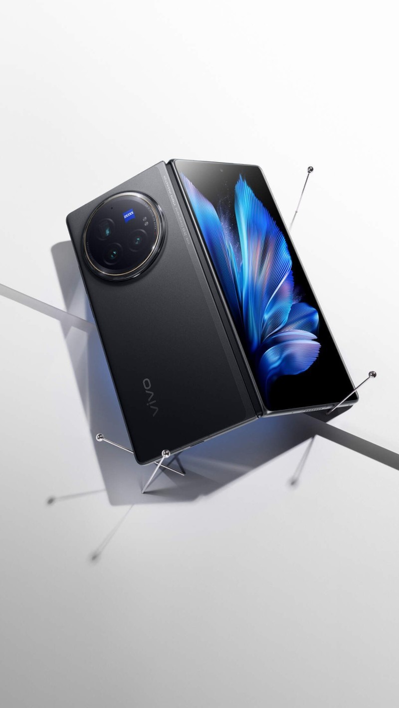 化繁为简，纯粹中见典雅 vivo X Fold3系列极致轻薄