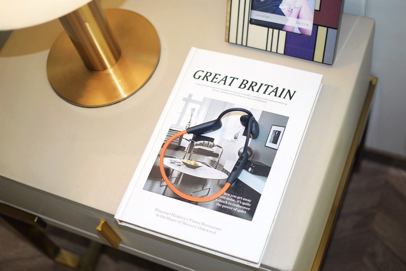 适合夜跑人的耳机，会发光的HAKII LIGHT蓝牙耳机，娱乐运动两不误