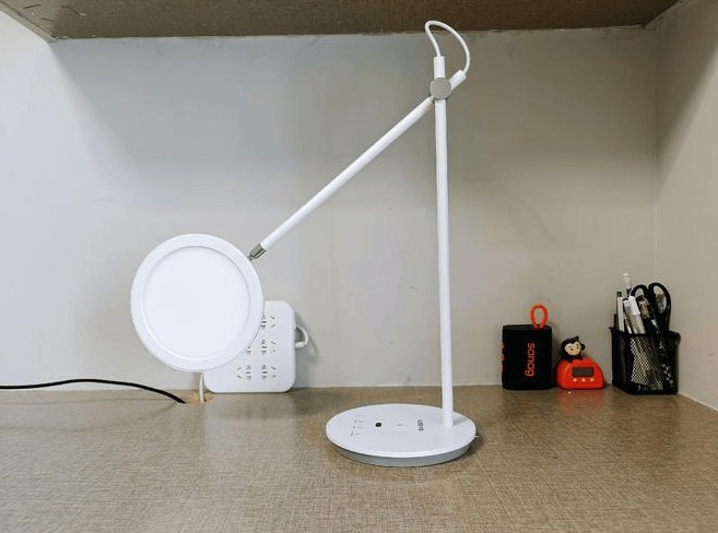 学生护眼台灯哪个品牌比较好用又实惠？十款最受欢迎的护眼灯推荐