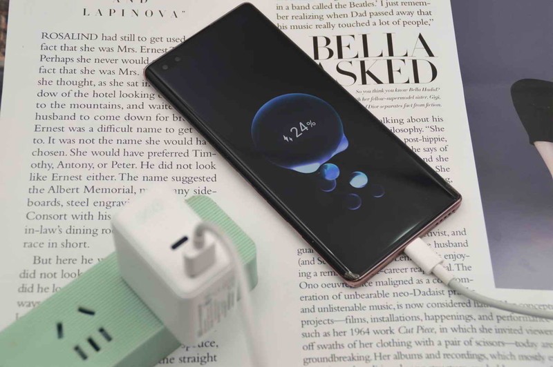 小身材大功率，一个QCY 40W氮化镓充电器就能搞定你的充电需求