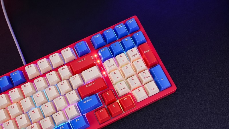 好用到哭！新学年开学必备神器——瑞翼鲨五行轴机械键盘