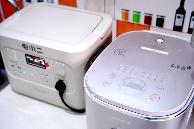 户外用电安全堪比市电！比发电机更香，电小二户外电源800Pro测评