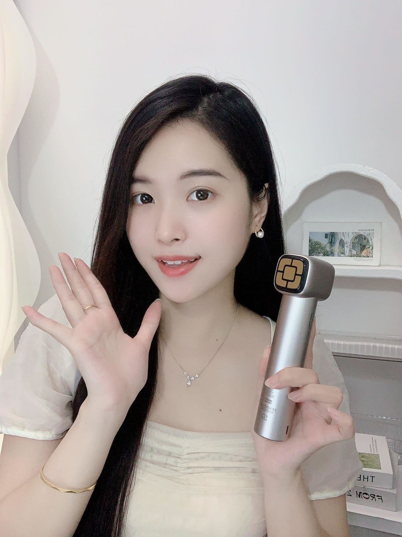 七夕走心礼物推荐！快来抄作业———十九岁多效美容仪