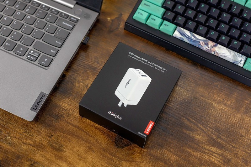 小身板充电快，联想thinkplus GaN65W充电器，三口充电更高效