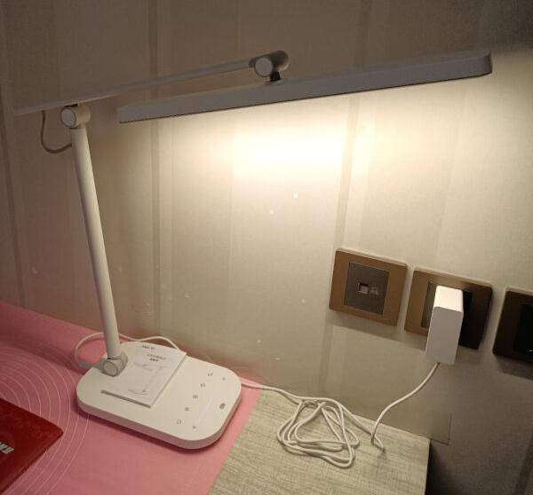 学生护眼灯哪个牌子最好？2025年学习护眼灯十大品牌排行榜曝光