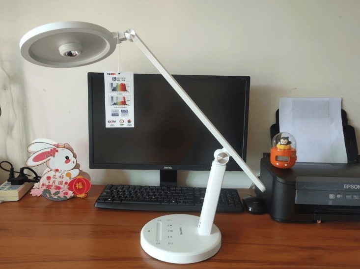 学生护眼灯哪个牌子最好？2025年学习护眼灯十大品牌排行榜曝光