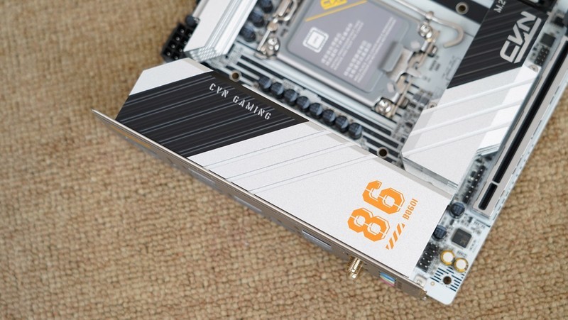 打造白色小钢炮的完美拼图，七彩虹 B860I主板体验分享