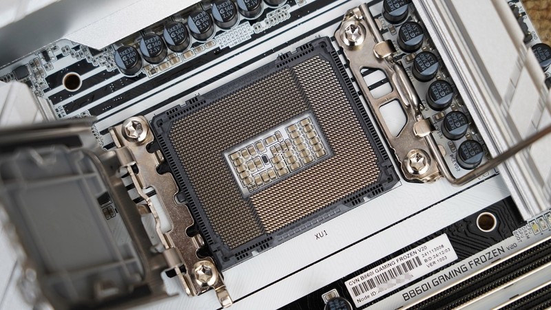 打造白色小钢炮的完美拼图，七彩虹 B860I主板体验分享