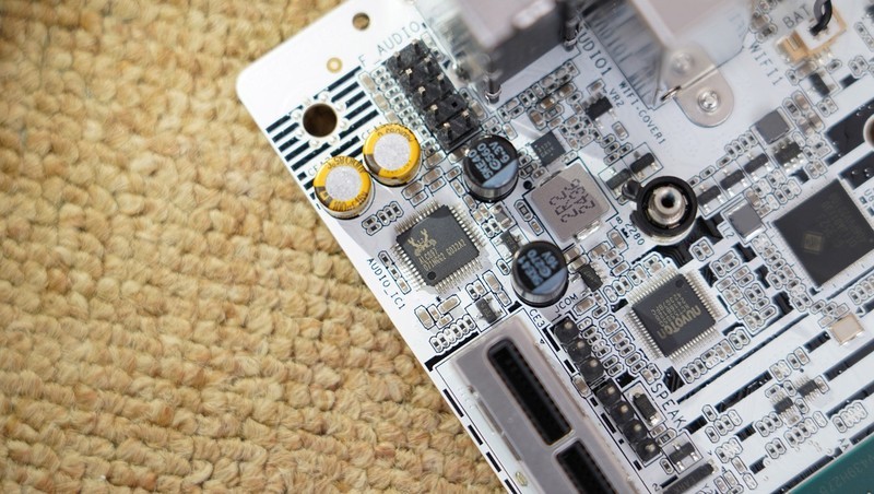 打造白色小钢炮的完美拼图，七彩虹 B860I主板体验分享