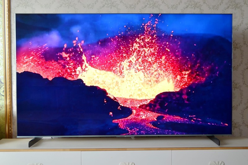 买Mini LED电视别抠搜！一步到位上第四代+万象分区，TCL Q10L首测