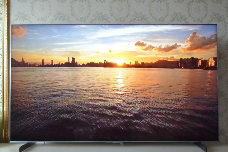 买Mini LED电视别抠搜！一步到位上第四代+万象分区，TCL Q10L首测