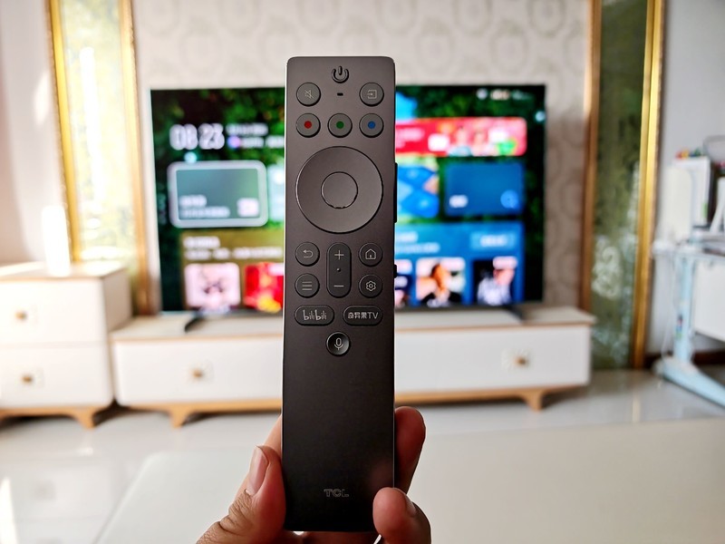 买Mini LED电视别抠搜！一步到位上第四代+万象分区，TCL Q10L首测