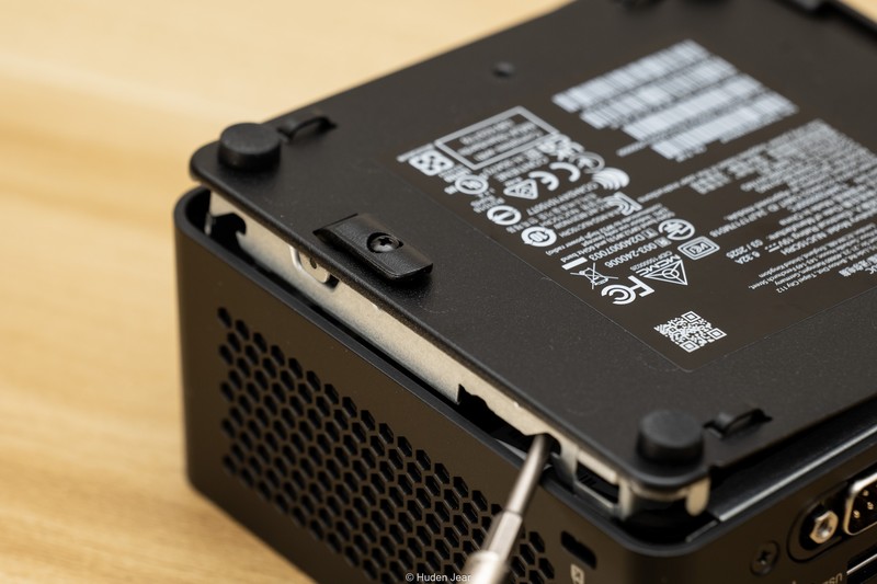 Asus NUC 15 Pro高款测试：经典mini主机+自由扩展