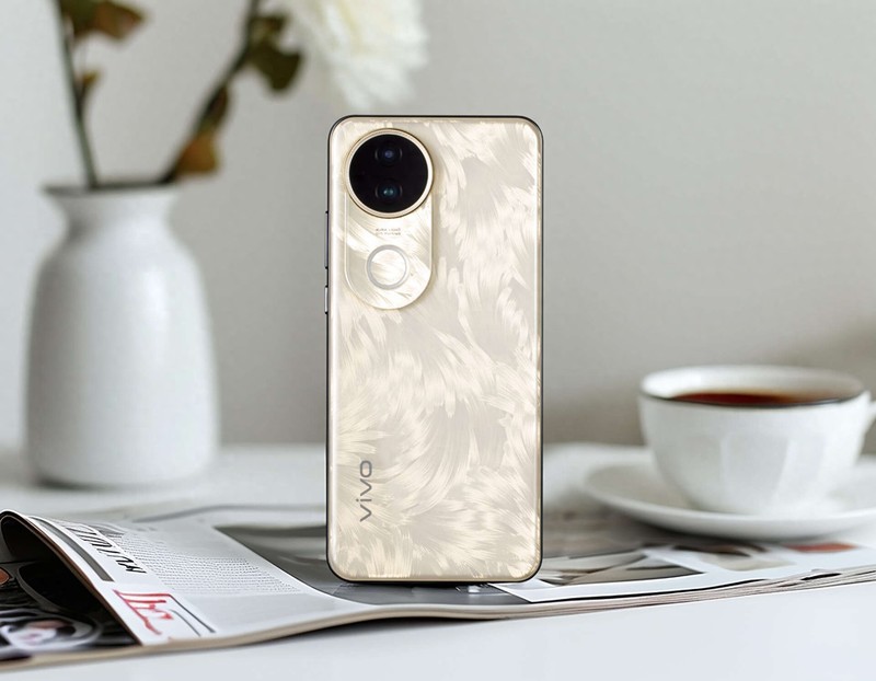 轻盈身姿搭配续航强劲，vivo S20重塑自拍美学