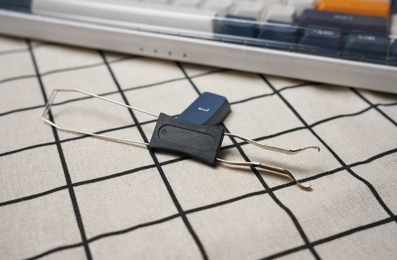 不用花大钱：不到200元入手爱国者A108双模机械键盘，PBT键帽+热拔换轴！