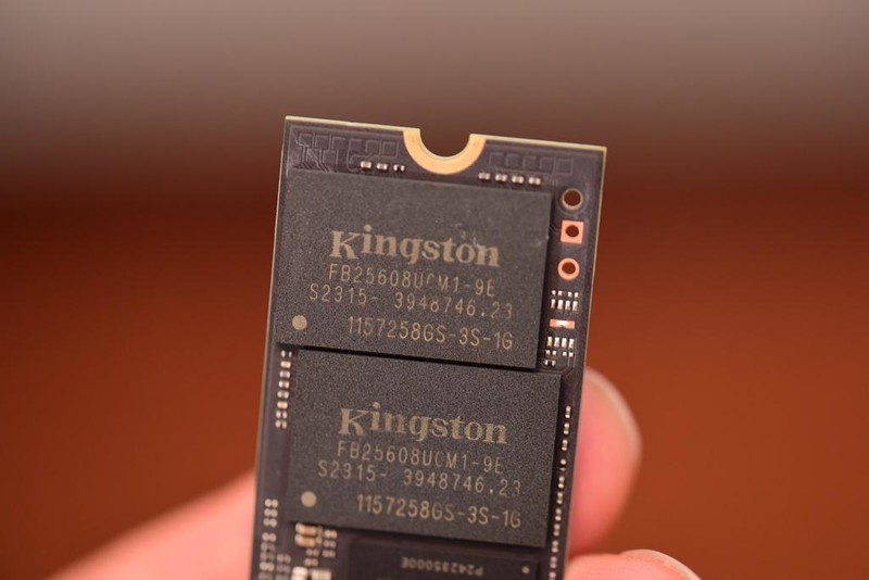 碰杠“14700K”！AMD RYZEN5 9700X对比实测！