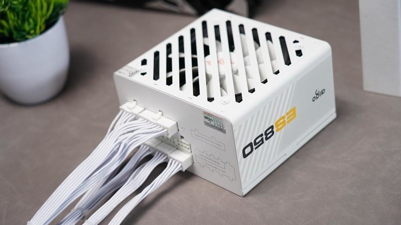 数码游戏肥宅日常，R9 7900X CP360水冷桌搭装机分享