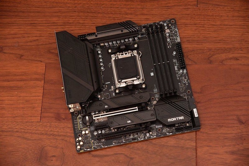 碰杠“14700K”！AMD RYZEN5 9700X对比实测！