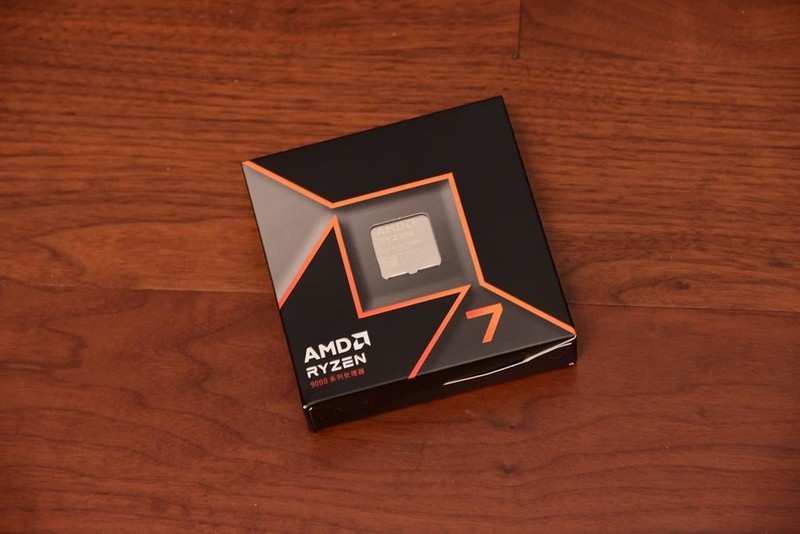 碰杠“14700K”！AMD RYZEN5 9700X对比实测！