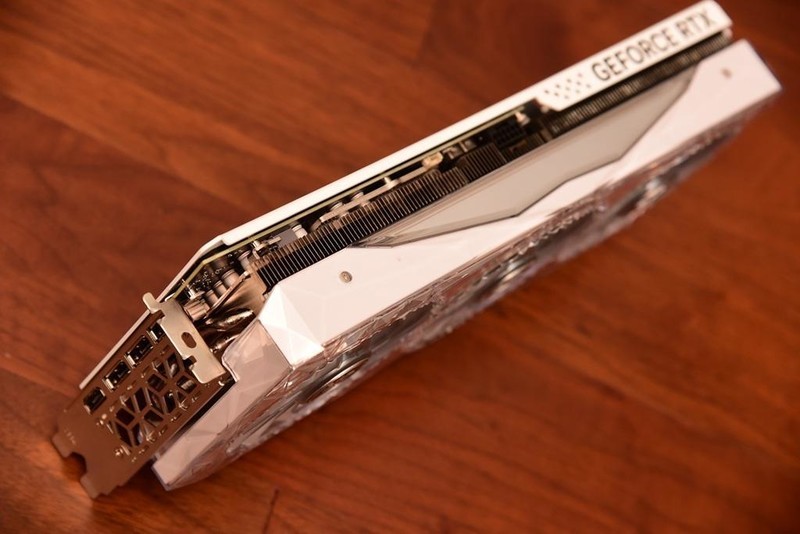 碰杠“14700K”！AMD RYZEN5 9700X对比实测！