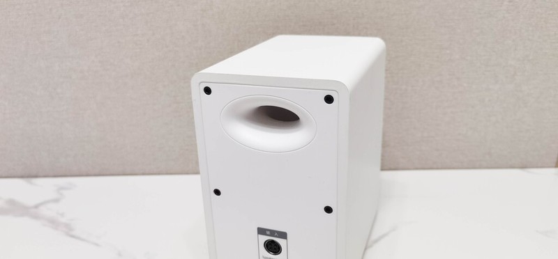 桌面空间不够，音箱该怎么选？当然是小身躯也能爆发大能量的漫步者N300