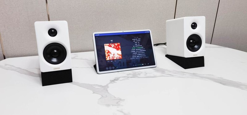 桌面空间不够，音箱该怎么选？当然是小身躯也能爆发大能量的漫步者N300