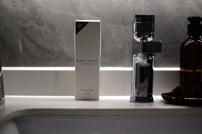 你的脸太脏了！这支净肤洁颜膏，让你爱上洗脸！