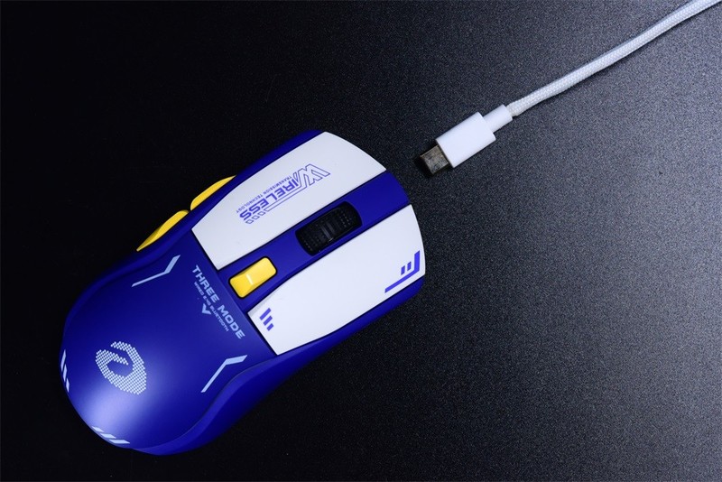 男生们的机甲浪漫——达尔优A950机甲版三模游戏鼠标