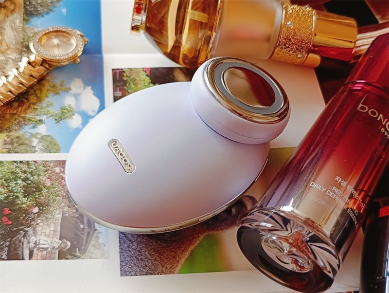 七夕礼物清单： 尤加西元气弹美容仪，保持年轻美丽的“精明”之选