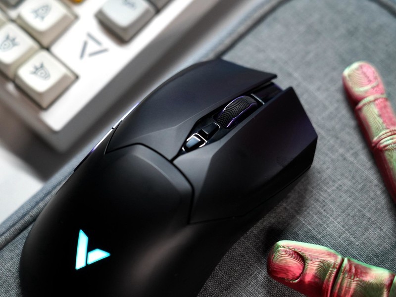 4K回报率，原相高定版3395+QI无线充的雷柏VT3S，游戏体验不一样