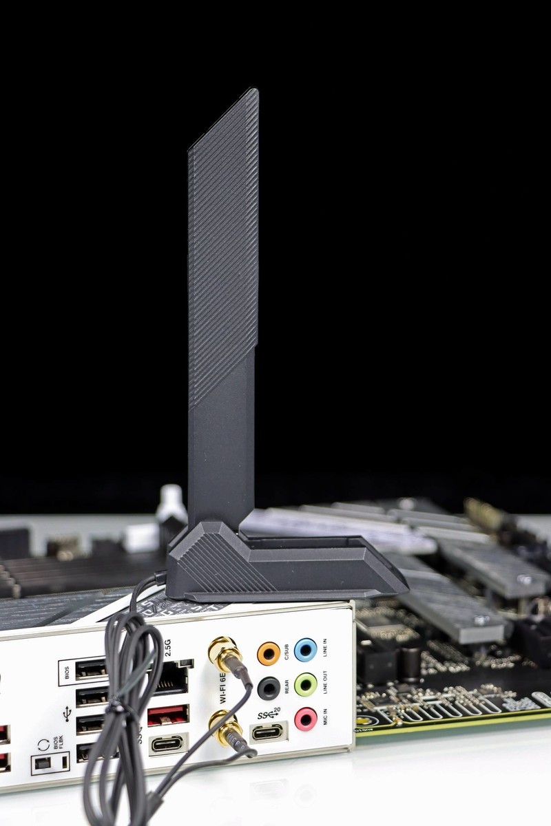 AMD Ryzen 5 8600G 真香！搭配 B650 吹雪大战 13400 / GTX1650